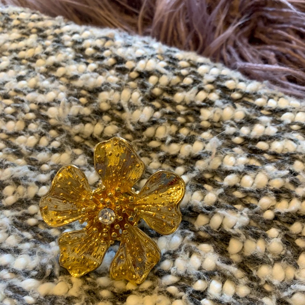 Gold statement flower ring